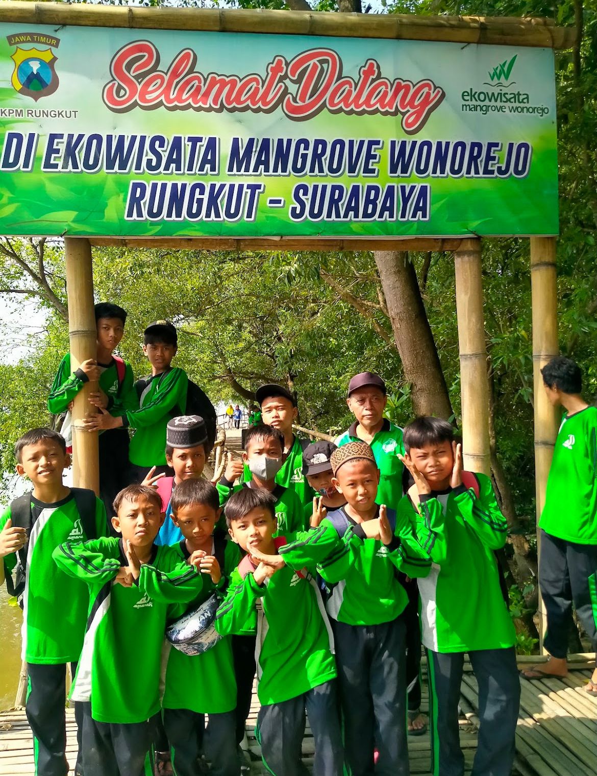 Kunjungan ke Ekowisata Mangrove Wonorejo Rungkut, Surabaya